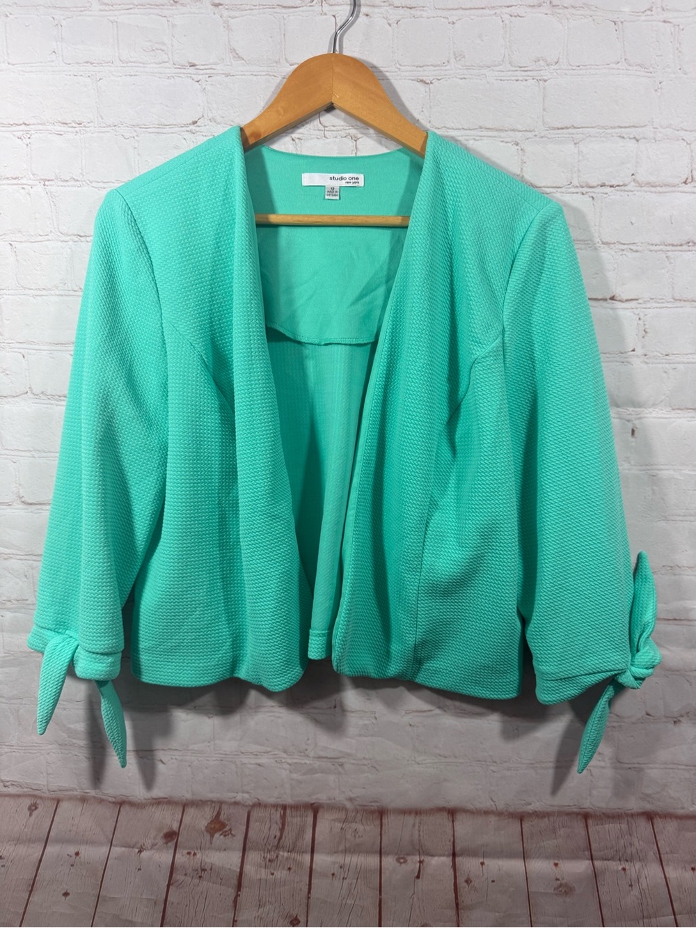 Studio One New York Cropped Open Front Blazer Jacket Size 12 Sea Foam Green